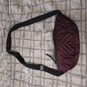 Athleta kinetic shine beltbag